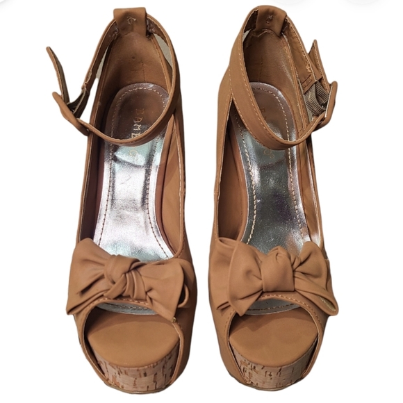 Bamboo Peep Toe Heels - Picture 2 of 3